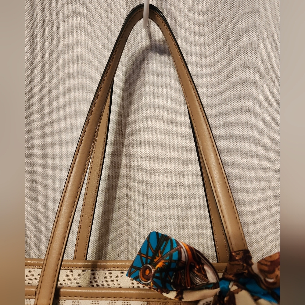 Michael Kors Large Jet Set Camel Multicolor Zip Top Tote - Picture 7 of 16